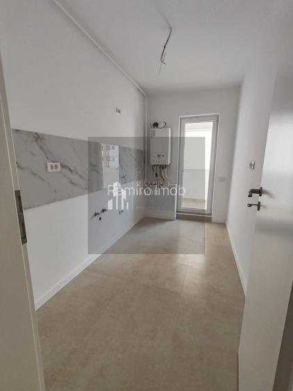 GARSONIERA  METROU BERCENI, BIRUINTEI 81, CENTRALA, TVA INCLUS - 6