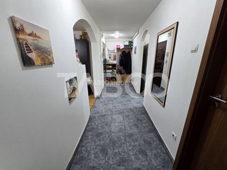 Apartament decomandat de vanzare 59 utili balcon pod zona Dioda Sibiu - 7