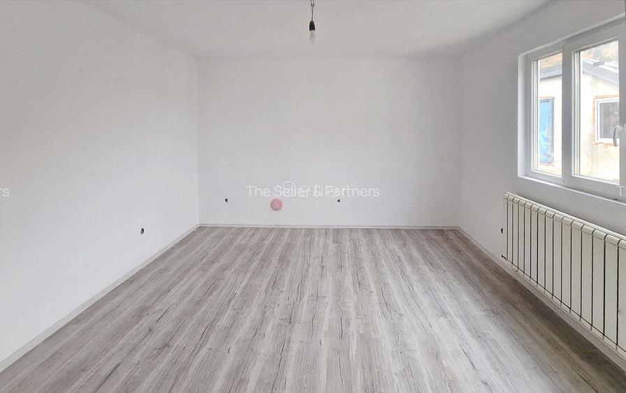 Aproape De Castelul Cantacuzino - 3