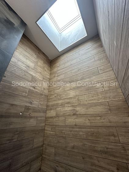 PROIECT DEOSEBIT - 15