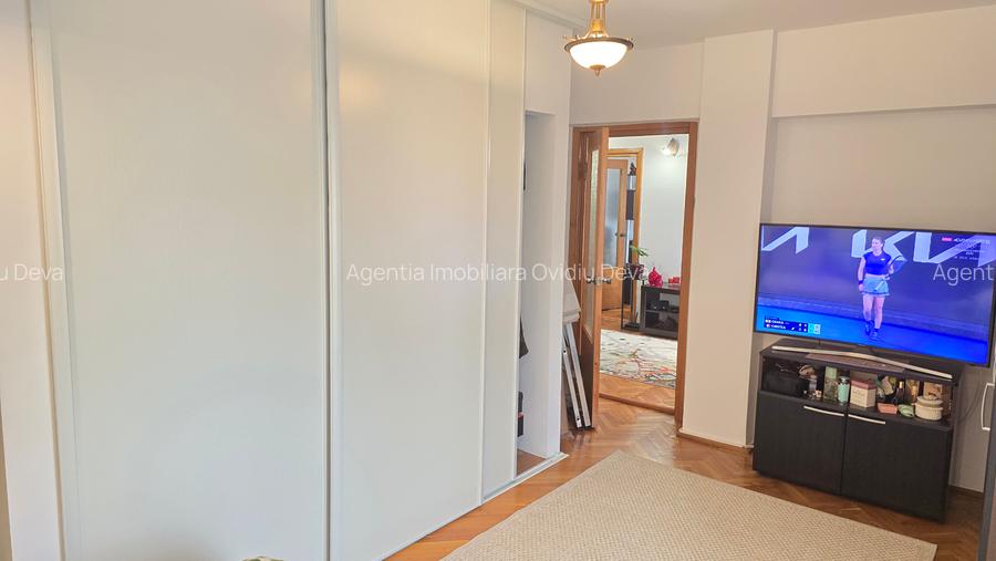 Vand apartament cu 3 camere in Deva, etaj 1, bloc din BCA din anul 2000, 157 mp - 6