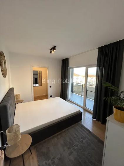 Apartament cu 3 camere, 2 bai, balcon, zona Teilor - 3