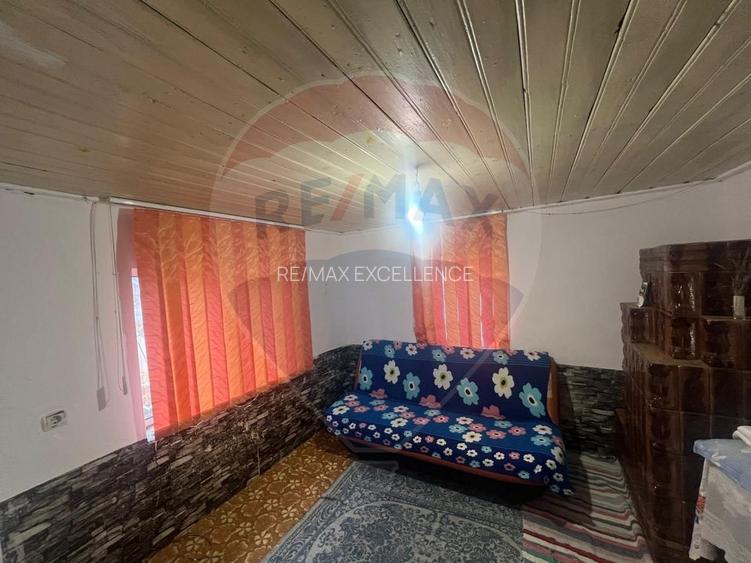 Casă / Vilă cu 4 camere de vânzare - 3