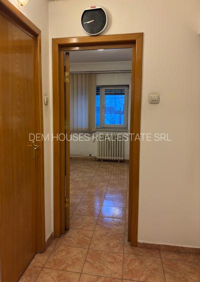 Locatie exceptionala in inima capitalei,stradal pe Bd. DECEBAL imobil monolit - 9