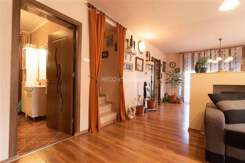 Casa P+M cu 4 camere+living+loc de luat masa in Santion - 5