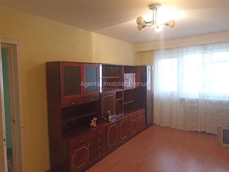 Apartament 4 camere zona Scoala 7 - 2