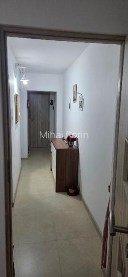Apartament cu 3 camere semidecomandat  - 6