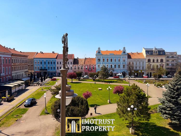 Vânzare apartament ultracentral - 4 boxe incluse + acoperiș nou - 2