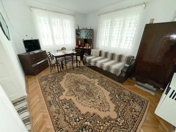 Casa 4 camere + teren 7500 mp - 7