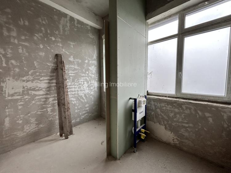 Cladire de vanzare D+P+4 cu 4670mp utili si curte 3650mp la 1280euro/mp  - 9