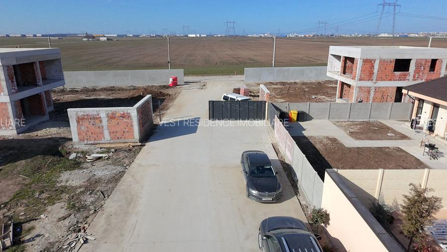 Complex de case individuale cu 4 camere, pe parter. Comision 0 - 10