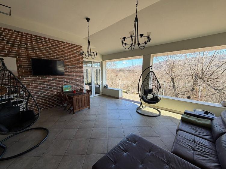 Vilă de Lux Vălenii de Munte- Independență Energetică Parțială & Piscină - 10