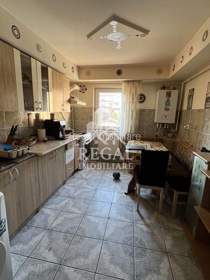 Apartament 3 camere de vânzare – Micro 5/1, Bd. Traian - 6