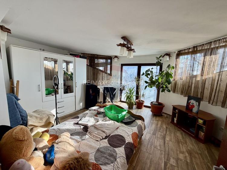 Casă / Vilă cu 4 camere de vânzare - 12