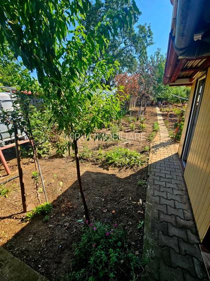 Casă spațioasă cu 9 camere în Strejnicu – pentru locuință, birouri - 12