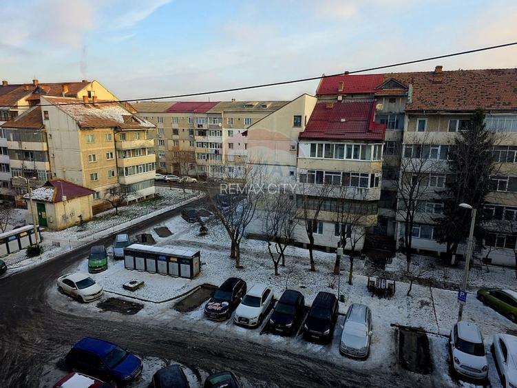 Apartament cu 2 camere de vânzare în zona 1 Mai - 20