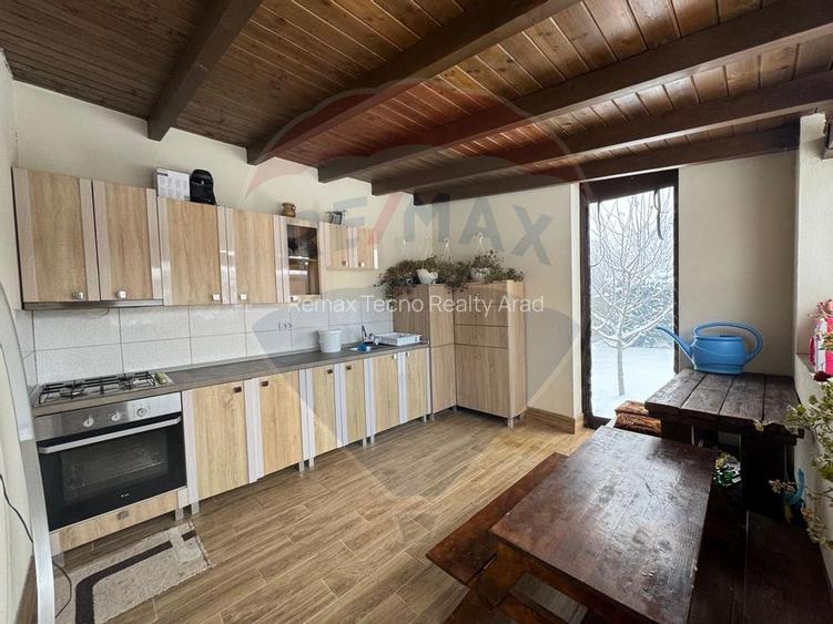 Casă / Vilă cu 4 camere de vânzare în zona Bujac-Arad - 24