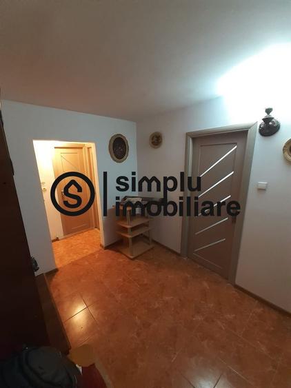 2 decomandate, centrala, p/4, Rovine - 108 000 de euro