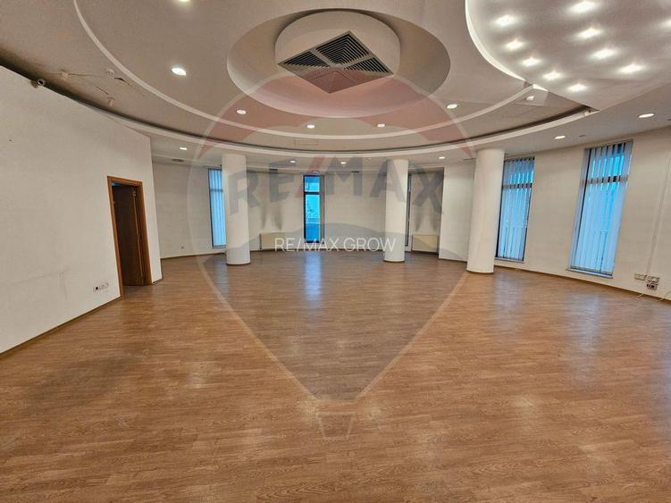 Spațiu de 202 mp + 64 mp terasă la etajul 5, zonă ultracentrală - 1