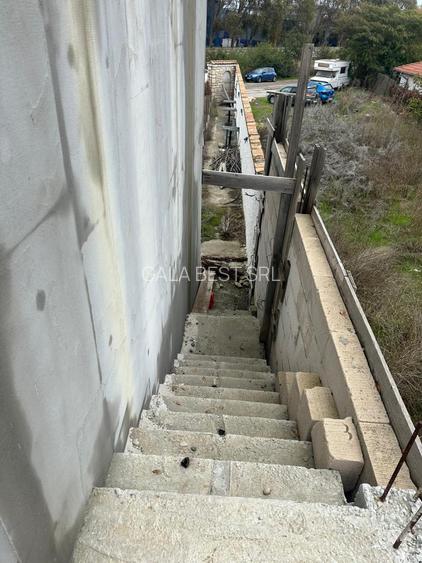 2 Mai - la 4 minute de plaja - pensiune 8 camere, finalizata 60% - 13