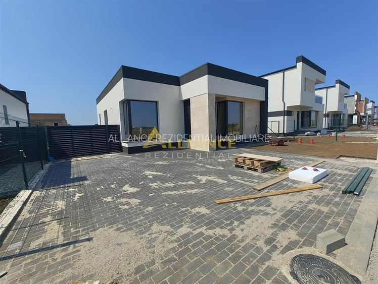 Casa Individuala - 3 camere - 2 bai - 356 mp teren - 12