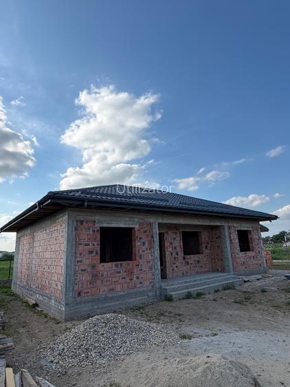 Casa parter, 3 dormitoare, 2 bai, CT+beci, living  - 7
