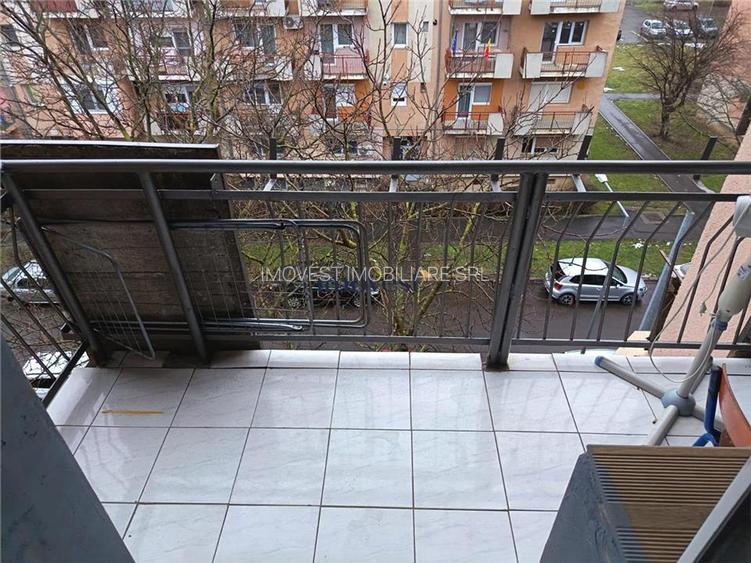 De inchiriat: Apartament cu 2 camere in zona Carpati 2 - 7