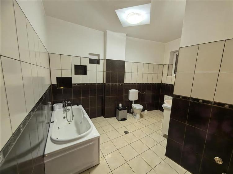 Apart 3 camere etaj 1 la KM 0 - Primaria Arad