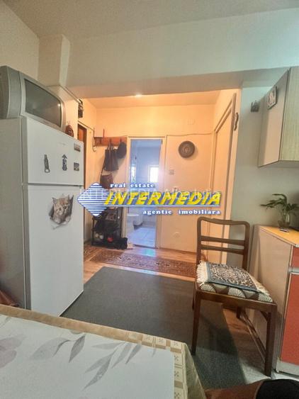 Garsoniera decomandata 32 mp de vanzare etaj 1 Cetate - 3