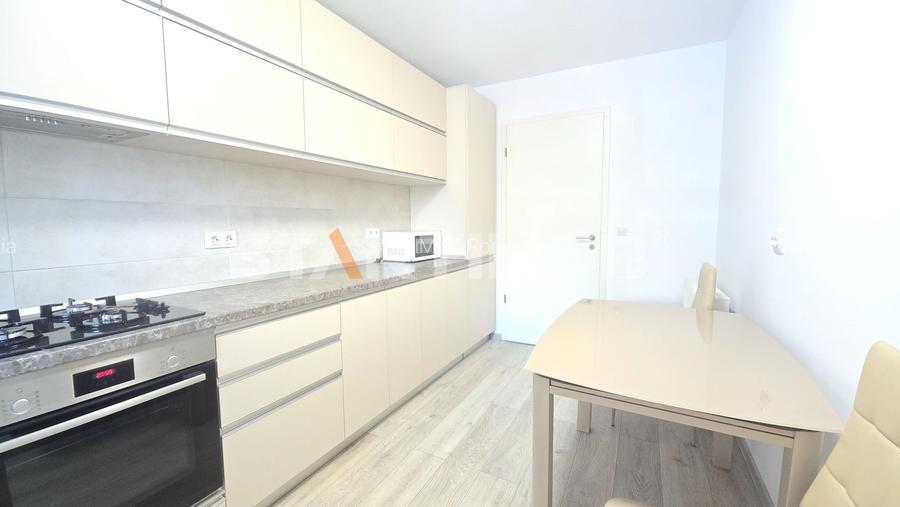 Apartament 3 camere cu boxa si parcare zona Coresi - 11