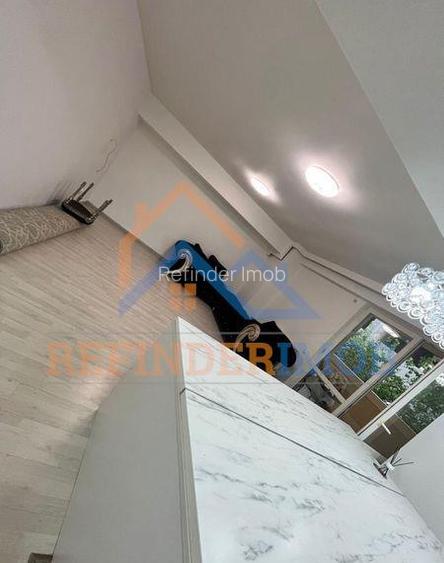 Apartament de vanzare cu 3 camere, zona Titan - 3