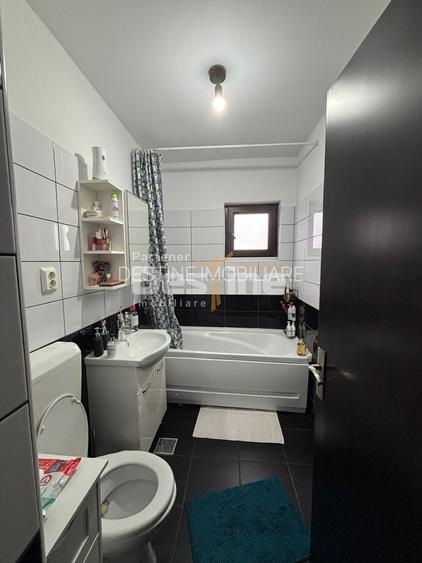 Vand apartament 2 camere 74000 euro+Loc de parcare inclus in pret - 2