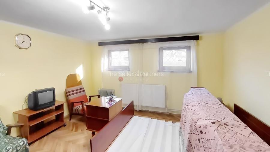 Apartament situat in vila - 13