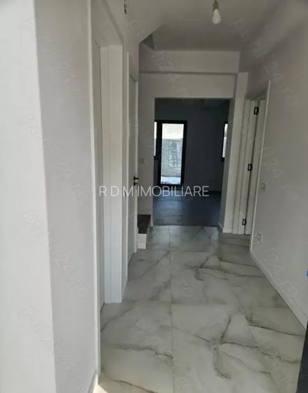 Casa inșiruita P+1E+M - 7