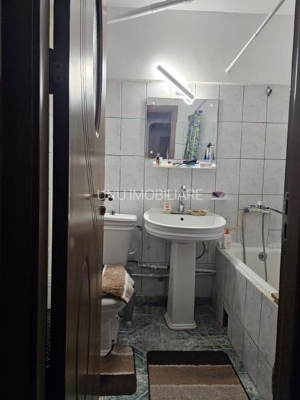 2 camere decomandat 51mp zona nicolina 1 in spate la lidl - 2