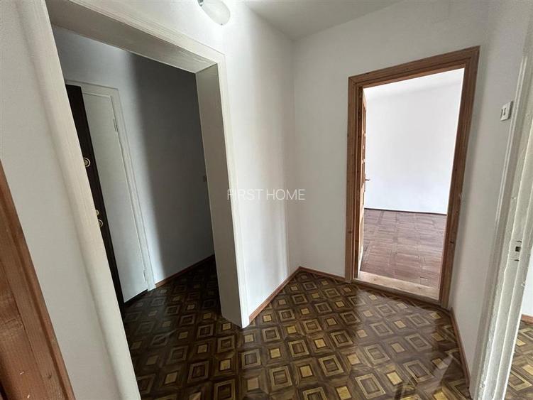 Apartament cu 2 camere de vanzare, etaj 4, zona Sud - 2