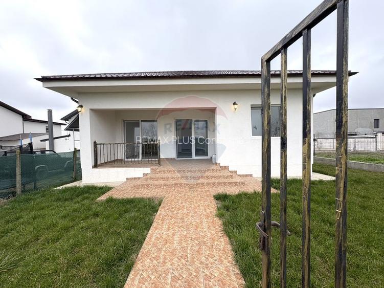 Casă cu 3 camere  toate utilitățile - 105.000E cu teren in  concesiune - 9