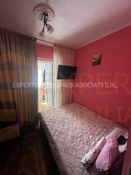 Apartament 4 camere de vanzare, in zona Poarta 6 - 2