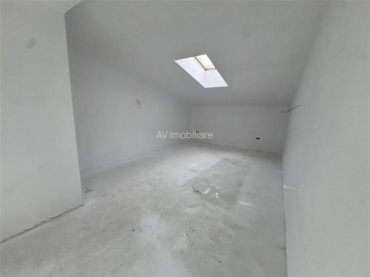 VILA DE VANZARE LA CHEIE TOATE UTILITATILE -CIOROGARLA DARVARI - 19