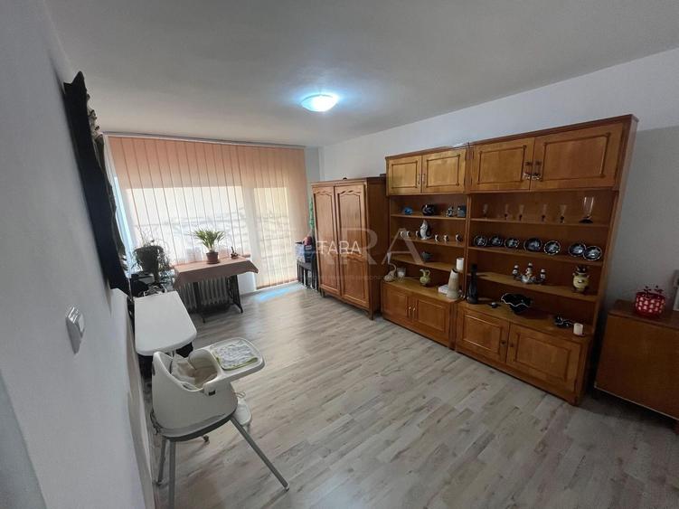 Vanzare casă cu 6 camere,  zona Someseni, central. Ideal familie. - 3