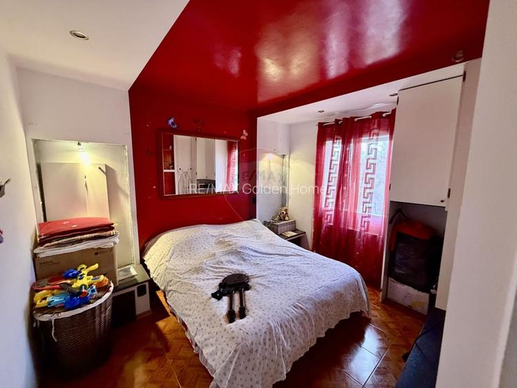 Apartament cu 4 camere de vânzare pe Strada Longinescu - 12