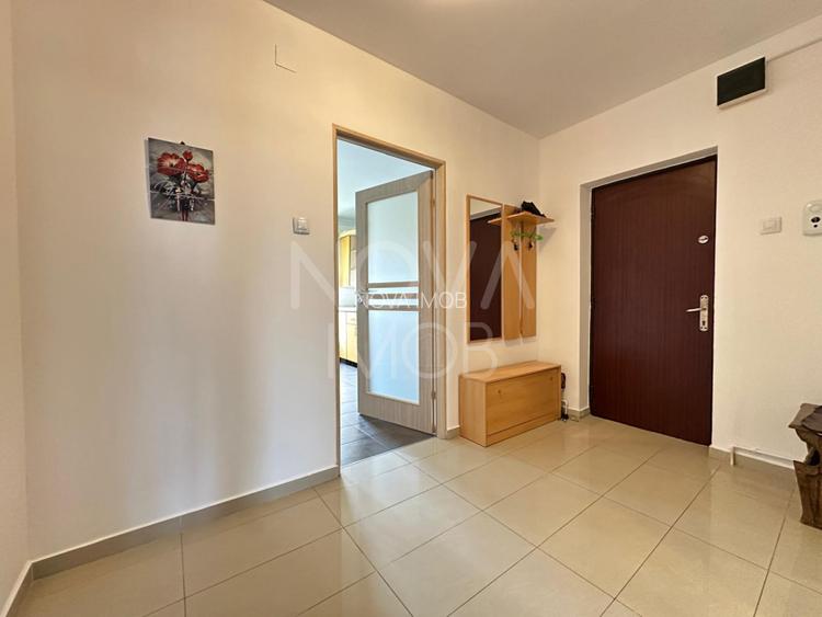 Apartament 3 camere, decomandat - Central - 11