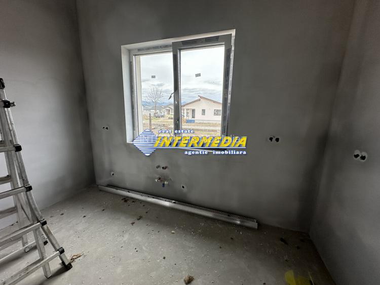 Vanzare Casa Noua 4 camere 2 Bai Terasa 120 mp cu 425 mp Teren Finisata la cheie - 9