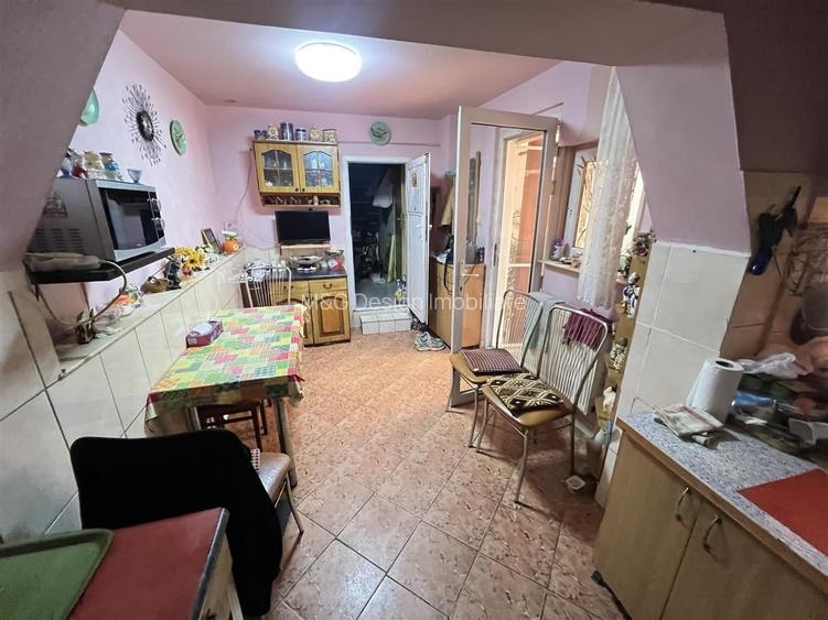 Casa pentru 2 familii zona Ghiroda CENTRALA teren 570mp - 6