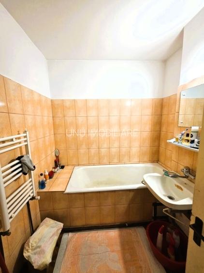 Etaj 2-Podul de Fier-Intersectie-2 Camere Decomandat-bloc 81' - 3