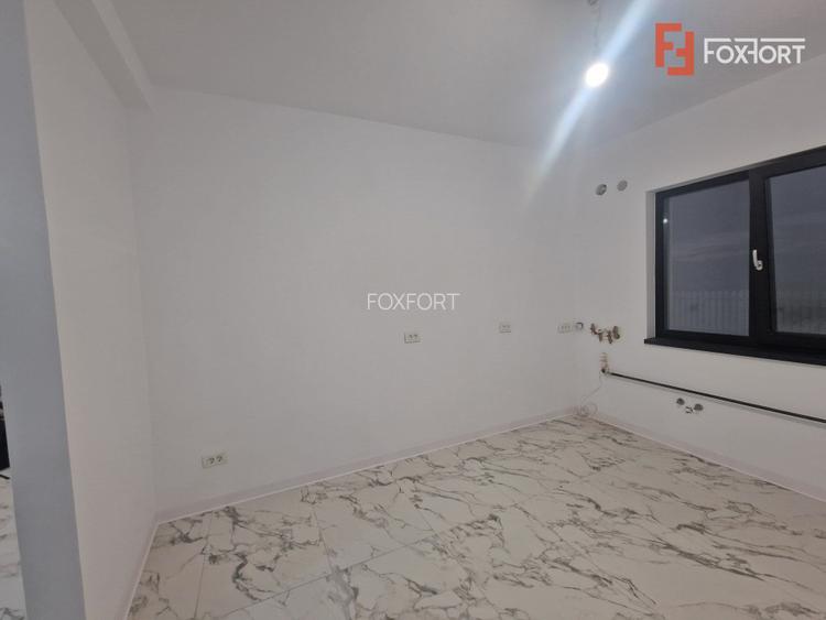 Duplex de vanzare cu 3 camere si teren de 309 mp - Recas - 3