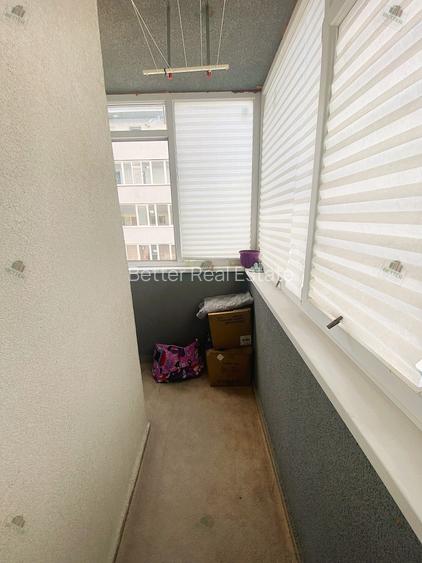 Apartament 3 camere semi-decomandat, 71 mp, parcare, etaj intermediar, Sector 4 - 8