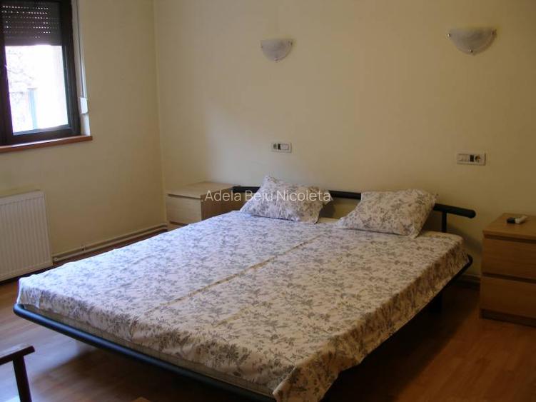 &Icirc;nchiriere apartament 4 camere - 3