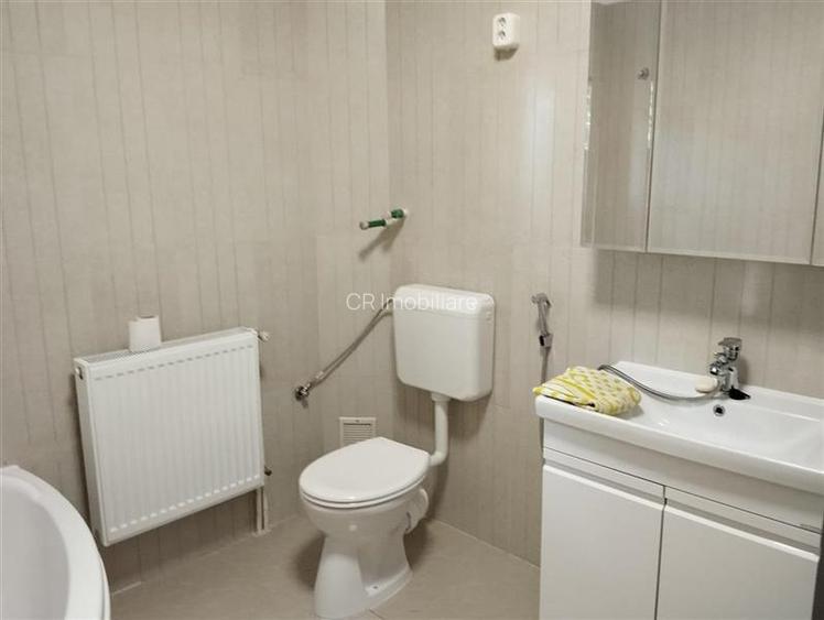 Vila de vanzare cu acces la padurea Izvorani in spatele casei si aproape de cent - 23