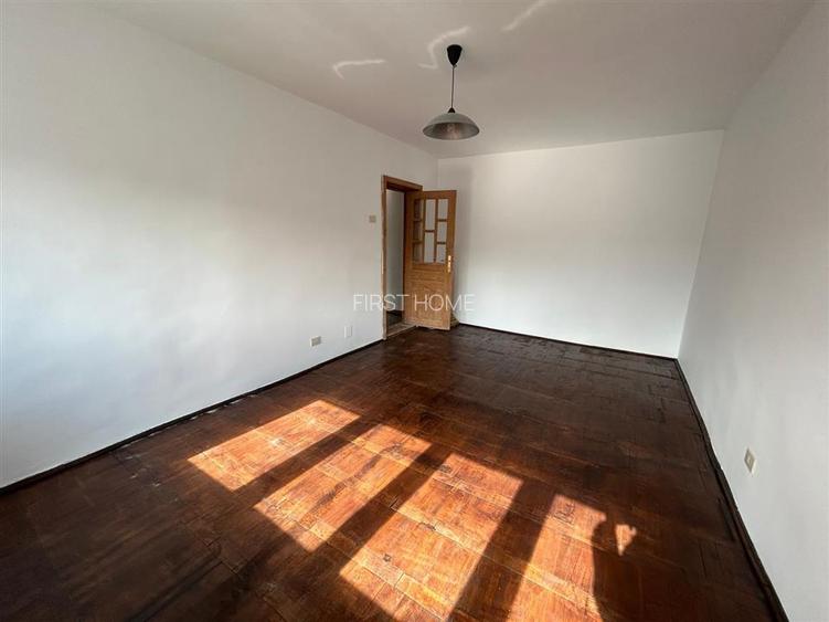 Apartament cu 2 camere de vanzare, etaj 4, zona Sud - 9